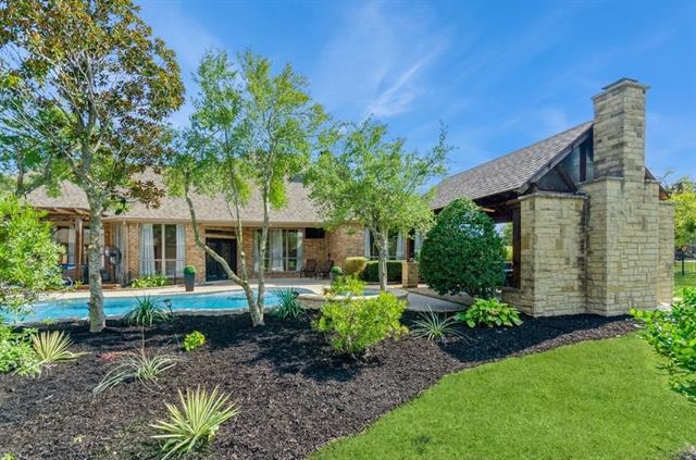 Building Photo - 819 Equestrian Dr