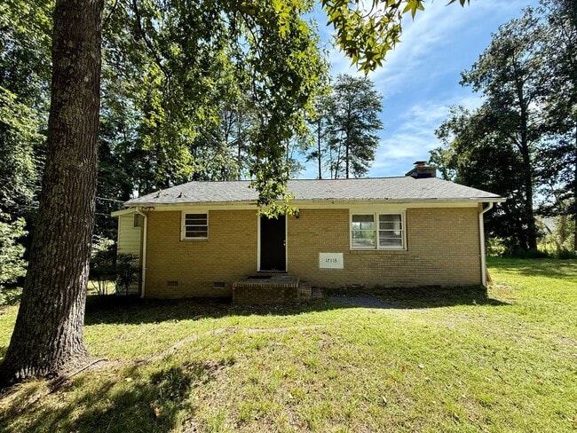Building Photo - 17113 Green Hill Rd