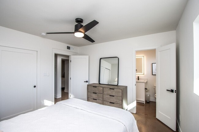 Building Photo - Biltmore District Luxury – 3 month leases avaialble 2,795.00