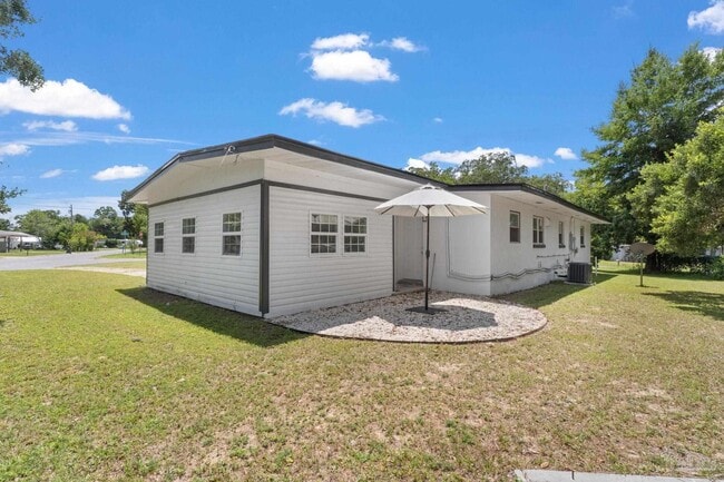 Building Photo - 8 Goodman Ln