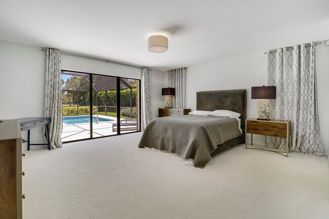 Building Photo - 5740 SE Winged Foot Dr