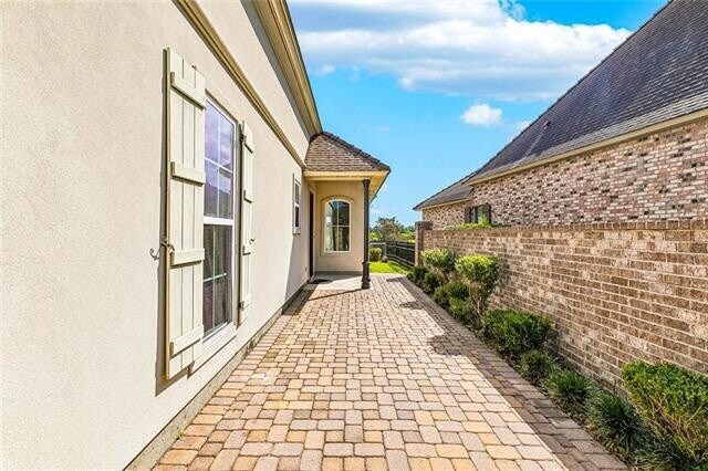Building Photo - 238 Nicklaus Dr