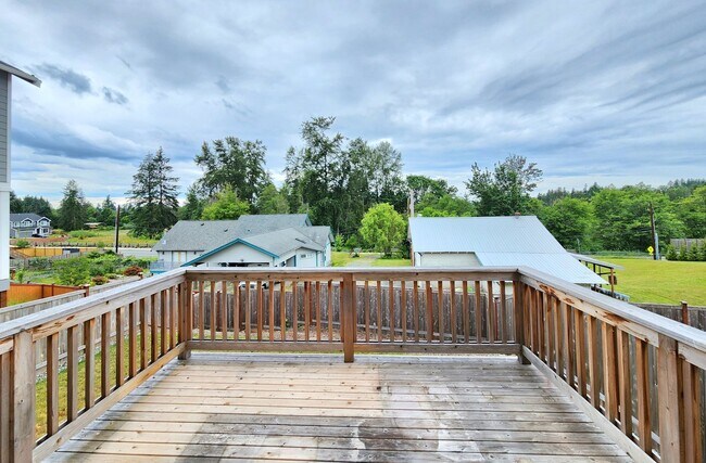 Building Photo - 4 Bedroom Home in Marysville Available Now!