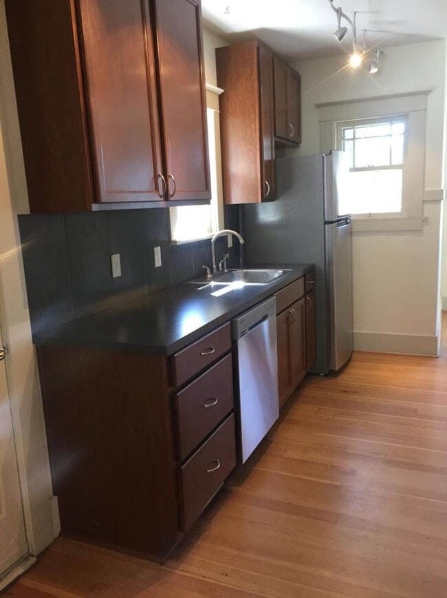 Building Photo - Updated Vintage Home