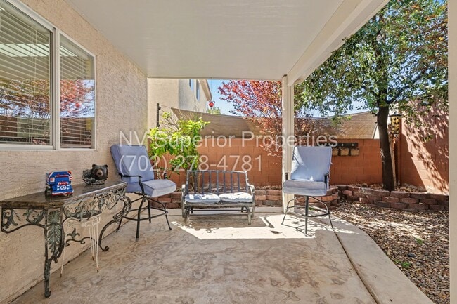 Building Photo - NW!! 4 Bedrooms!!! All Tile and Pergo flooring T/O!! NO Carpet!!! Low Maintenance Desert landscap...