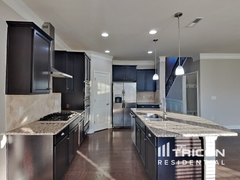 Building Photo - 7544 Poplar Meadow Ln