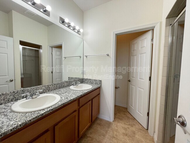 Building Photo - 1622 SW 16th Ct