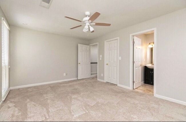 Building Photo - 1119 Riverbend Club Dr SE