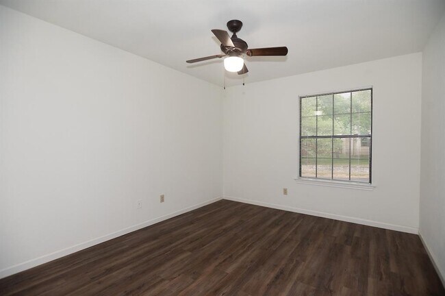 Building Photo - 11513 Juniper Ridge Dr