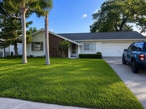 Building Photo - 8213 Split Rail Ln