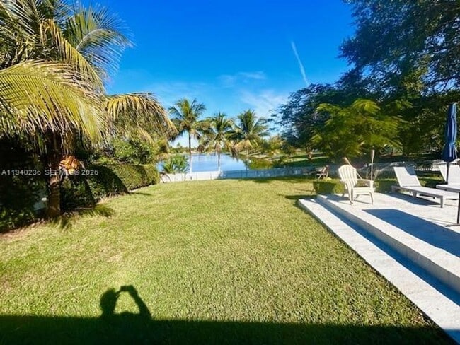 Building Photo - 9825 Palmetto Club Dr