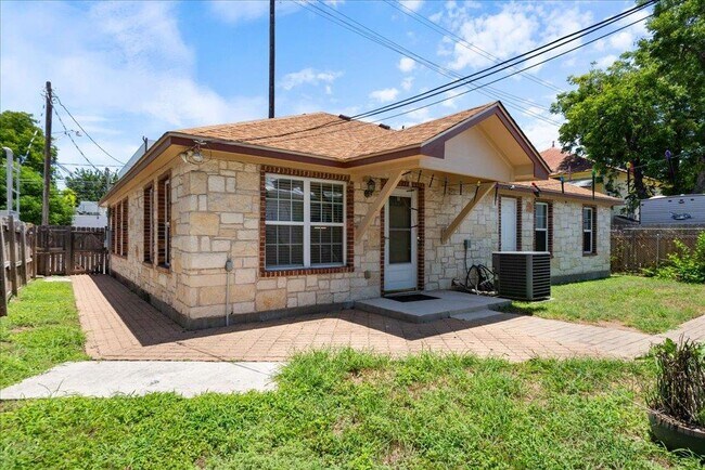 Building Photo - 500 Tillery St