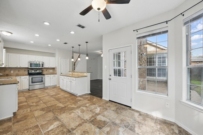 Building Photo - 2521 Timber Ridge Ln