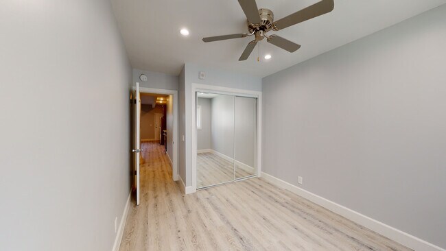 Building Photo - 730 S Serrano Ave