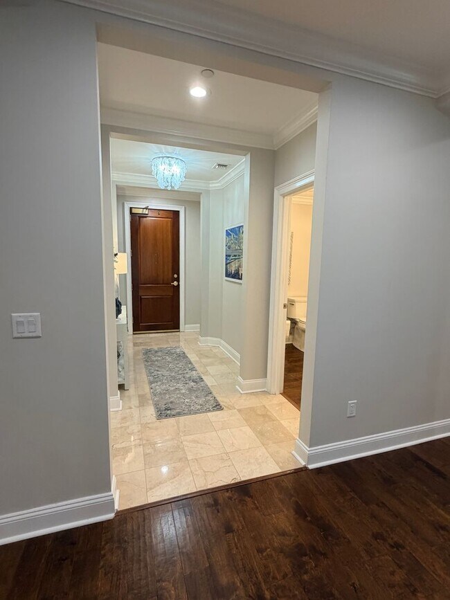 Building Photo - Stunning Luxury, Two Bedroom Creek Front Condo in Hilton Head Plantation