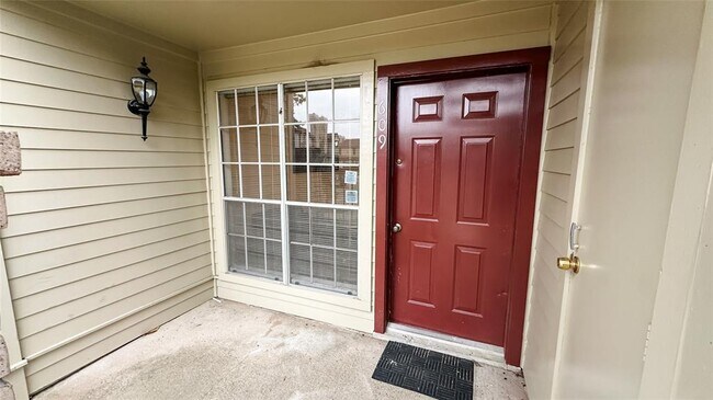 Building Photo - 2120 El Paseo St