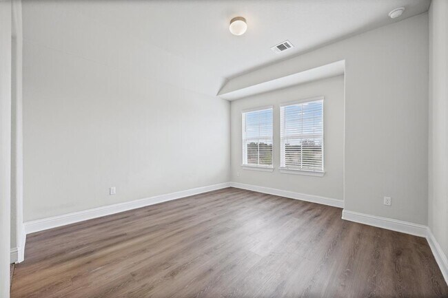 Building Photo - 101 Stone Cyn Dr