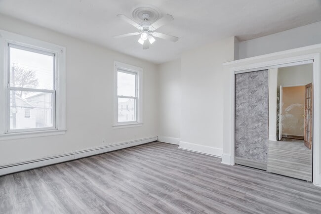 Building Photo - 37 Pamrapo Ave