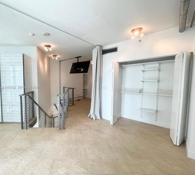 Building Photo - 690 SW 1st Ct