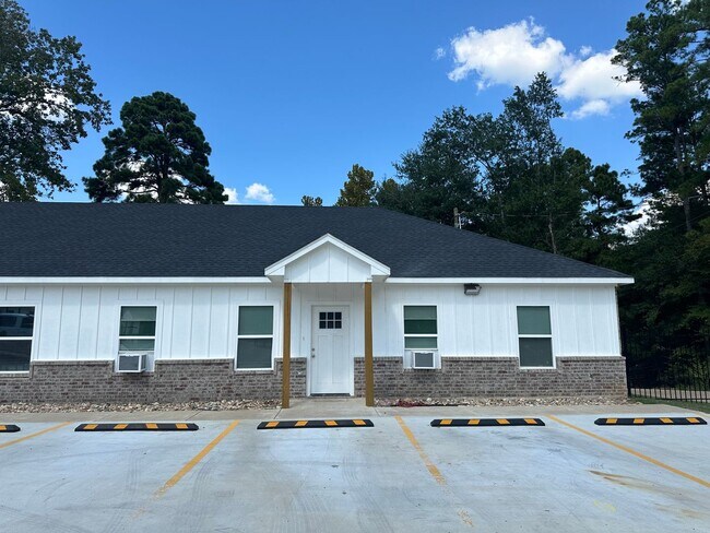 Primary Photo - 10029 Hwy 64 E #200
