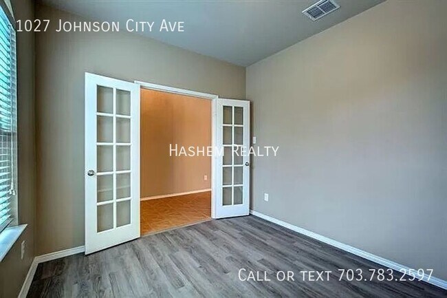 Building Photo - 1027 Johnson City Ave