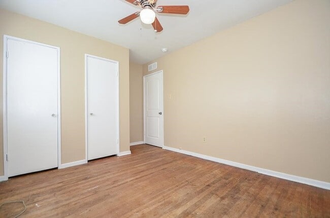 Building Photo - 5515 Flamingo Dr