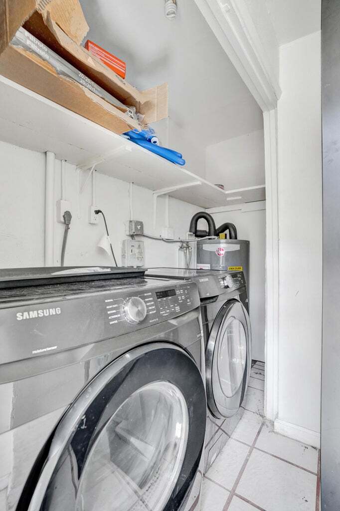 Building Photo - 1633 SE 5th Ct