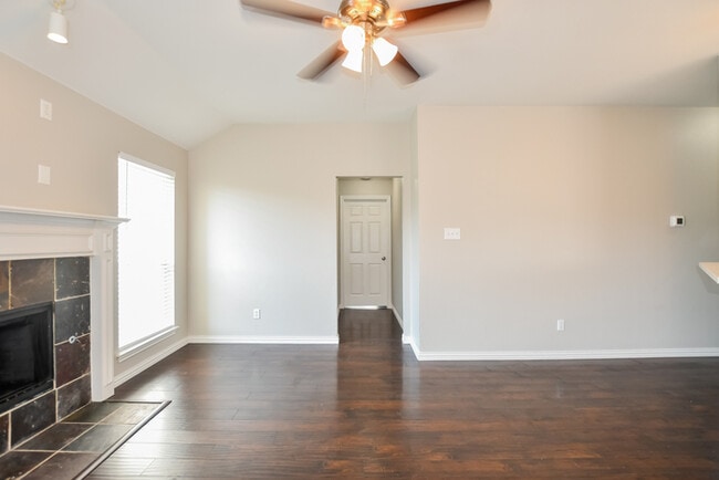 Building Photo - 911 Walters Dr