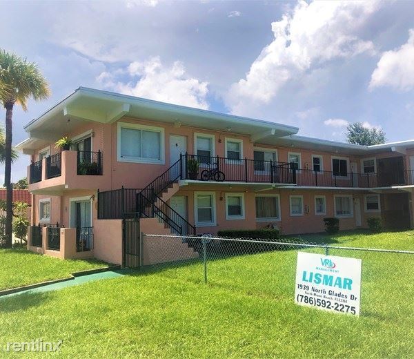 Primary Photo - 1959 N Glades Dr