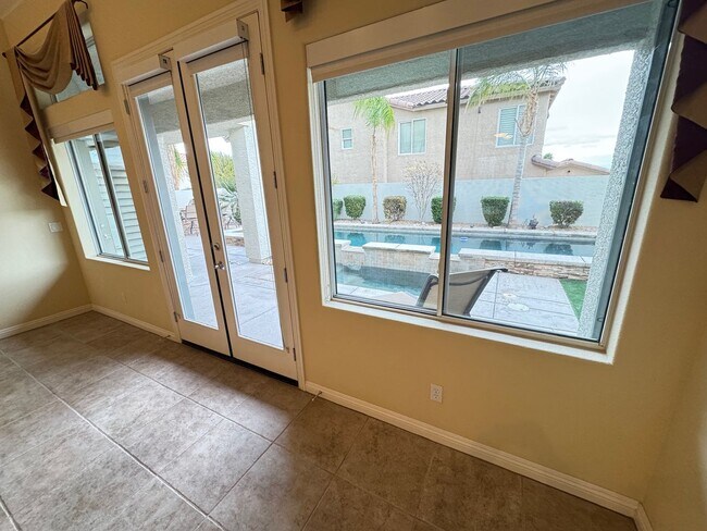 Building Photo - Spacious 4 Bedroom Home with Private Pool!