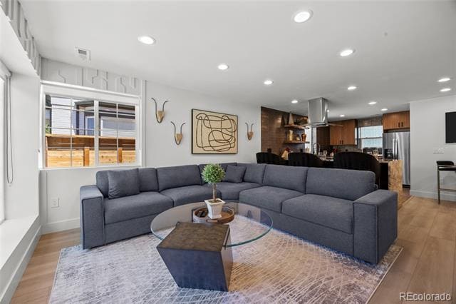 Building Photo - 550 S Franklin St