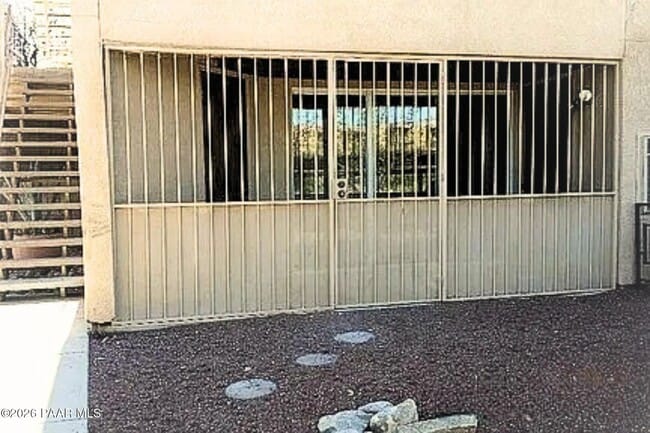 Building Photo - 2601 W Broadway Blvd