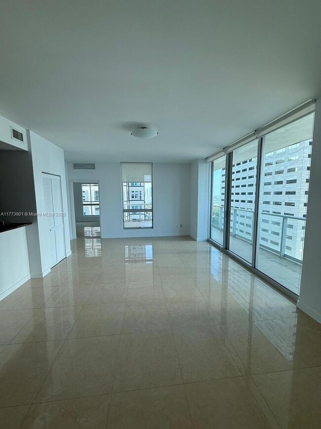 Building Photo - 300 S Biscayne Blvd