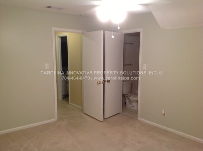 Building Photo - 4535 Dawnwood Dr