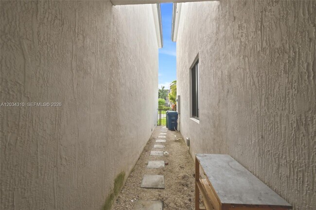 Building Photo - 13630 SW 158th Ave