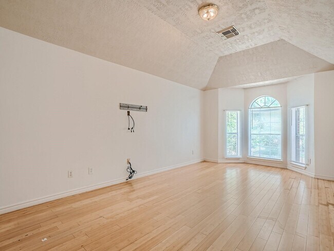 Building Photo - 503 Taskwood Dr