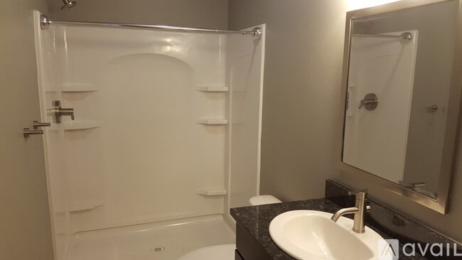 Building Photo - 2975 E Palmdale Dr