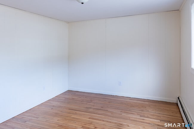 Building Photo - 84 Front St