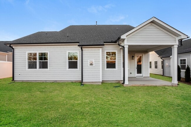 Building Photo - COMING SOON: 3BR/3BA w/ 2-Car Garage near Matthews Town Center