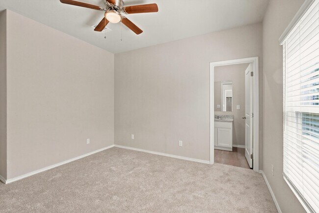 Building Photo - 7226 Briar Pl