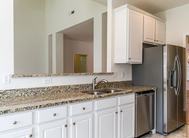 Building Photo - 12 E Swift Creek Rd