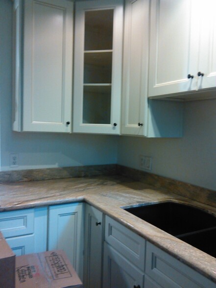 Kitchen counters - 101 N 7th St