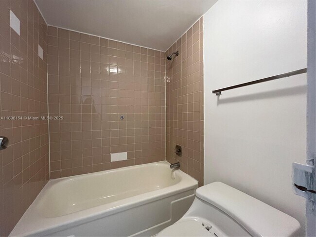 Building Photo - 4354 NW 9th Ave