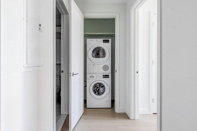 Building Photo - 390 Harrison Ave