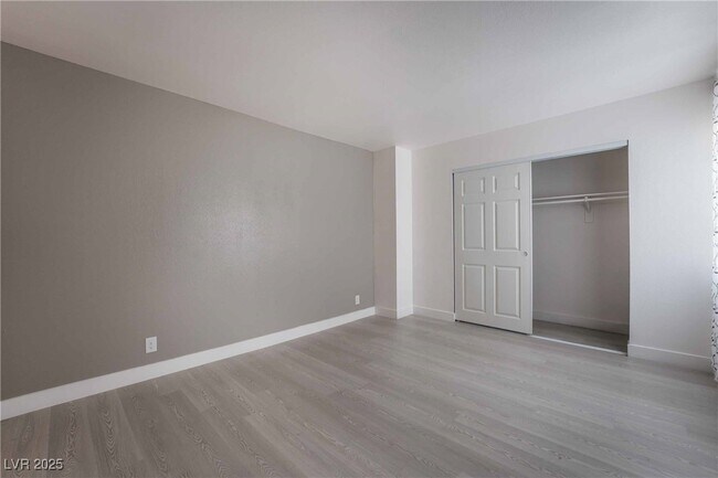 Building Photo - 3151 N Soaring Gulls Dr