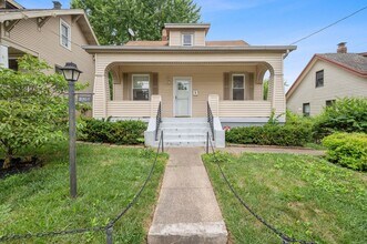 Building Photo - CHEVIOT- Charming 3 bedroom 1.5 bath