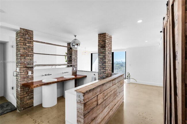 Building Photo - 5701 Biscayne Blvd