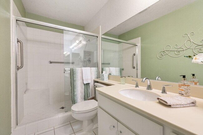 Building Photo - 41484 Woodhaven Dr N