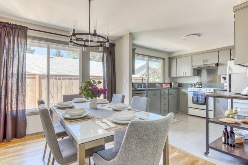 Building Photo - 9037 SW Monterey Pl