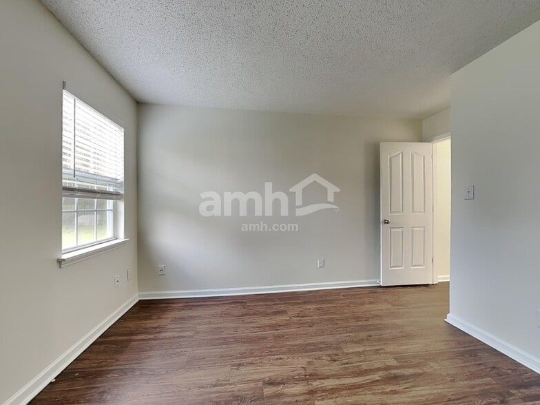 Building Photo - 11202 Livingston Mill Rd